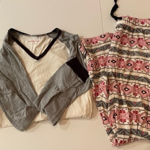 Matching Family Pajamas (Burt's Bees); Women's Small, Men's Large, Kid's 2T - Picture 3 of 6